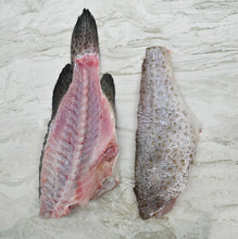 Load image into Gallery viewer, singapore seafood delivery for Black grouper | 石斑鱼 |
