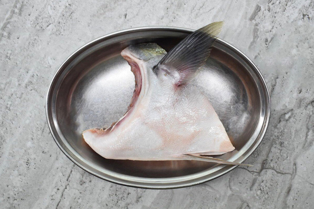 online seafood delivery for Hamachi Kama | はまちかま |
